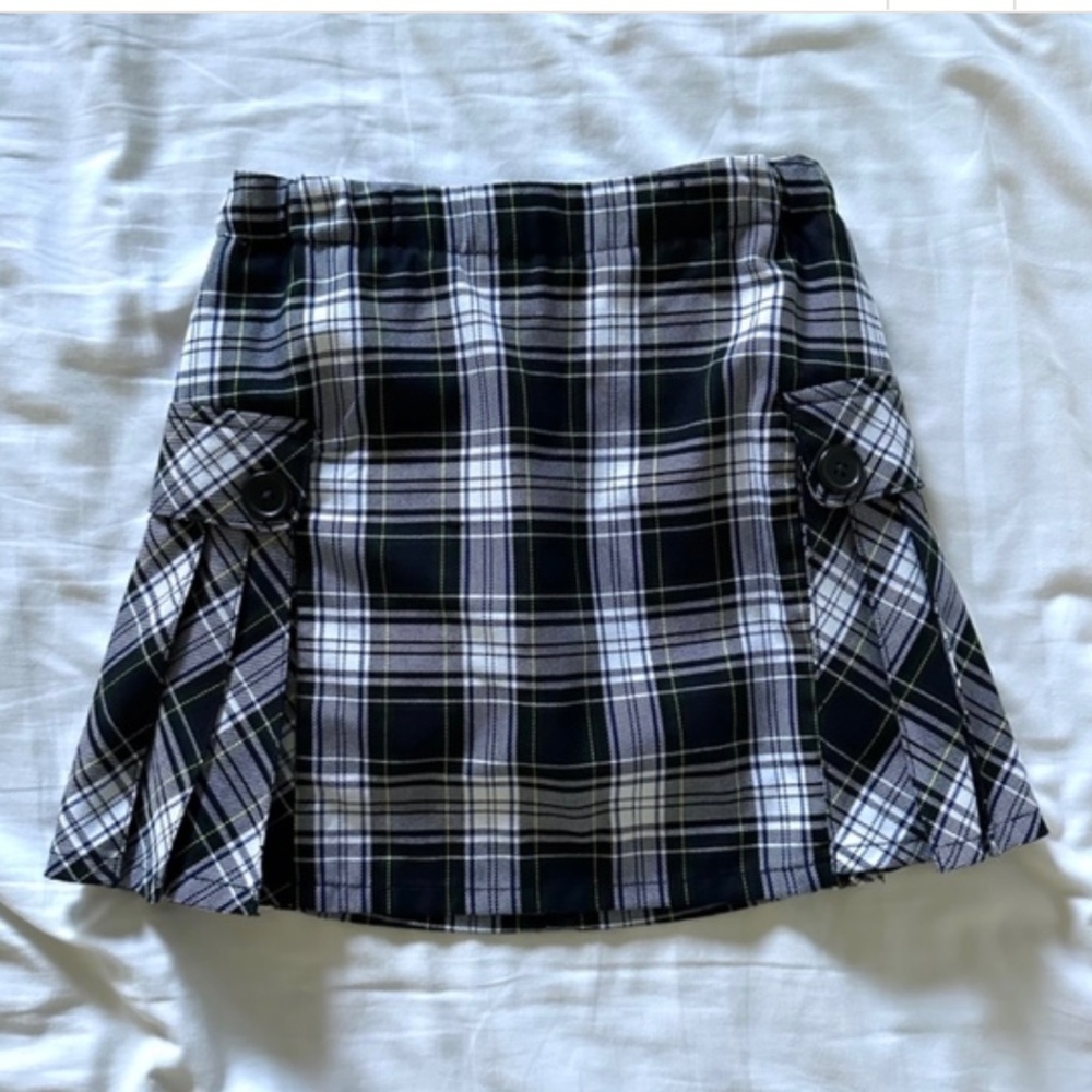 Girl’s Lands End Skirt in black and white